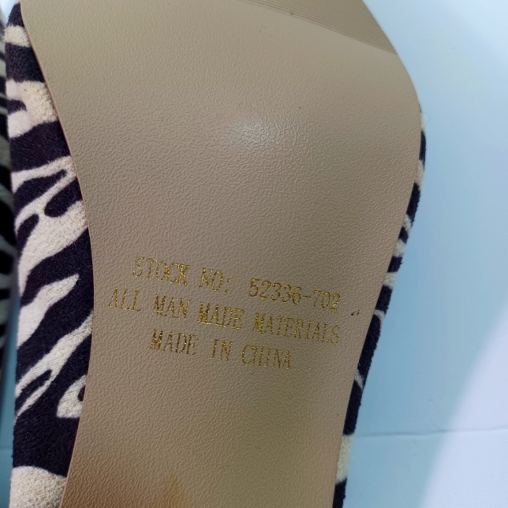 Jewels by Jade, Zebra animal print Slingback Pumps, Size 9W" Black/White - Picture 11 of 12